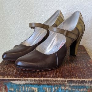 Tsubo Anush Leather Mary Jane pumps 7